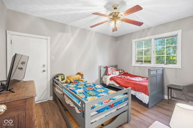 4154 Moss Ridge, Indianapolis, IN 46237