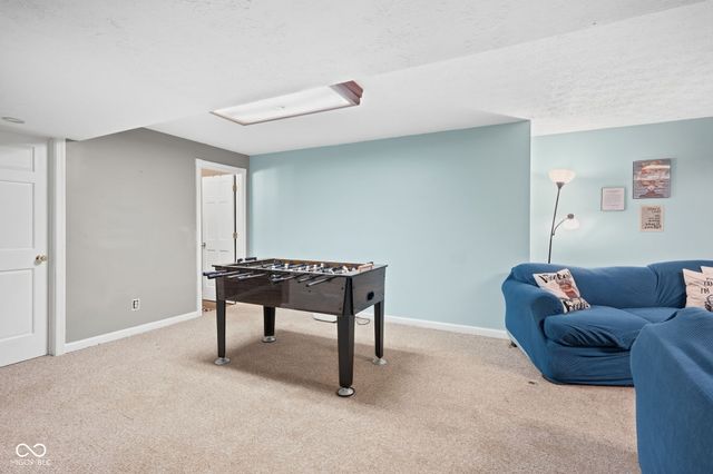 4154 Moss Ridge, Indianapolis, IN 46237