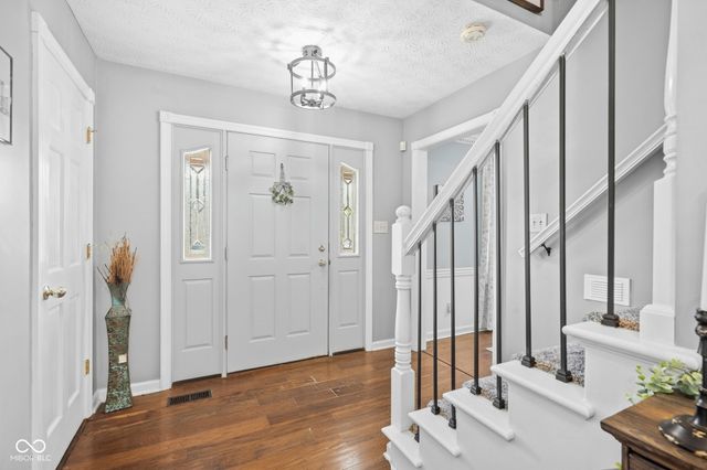4154 Moss Ridge, Indianapolis, IN 46237