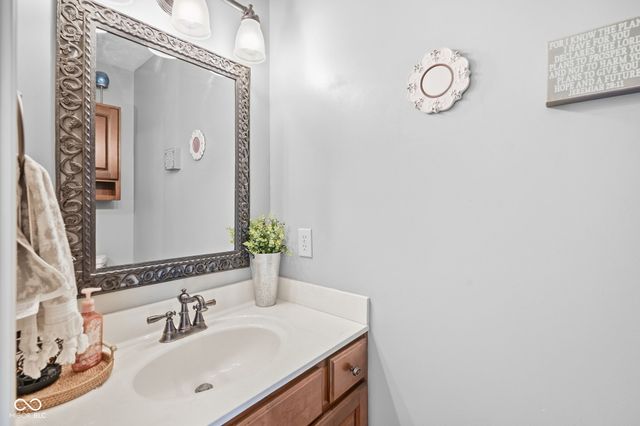 4154 Moss Ridge, Indianapolis, IN 46237