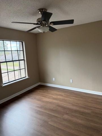 4041 CHARLESTON Circle 29, Alexandria, LA 71303