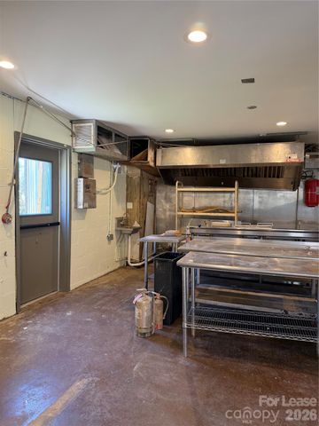 219 Amboy Road, Asheville, NC 28806
