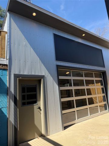 219 Amboy Road, Asheville, NC 28806