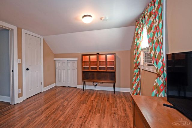 7010 Wooster, Cincinnati, OH 45227