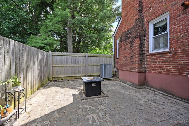 7010 Wooster, Cincinnati, OH 45227