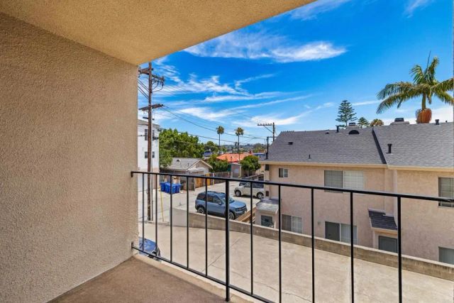 1830 Thomas Avenue 2F, San Diego, CA 92109