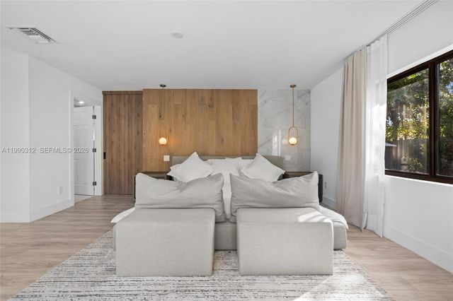 116 W 1st Ct, Miami Beach, FL 33139