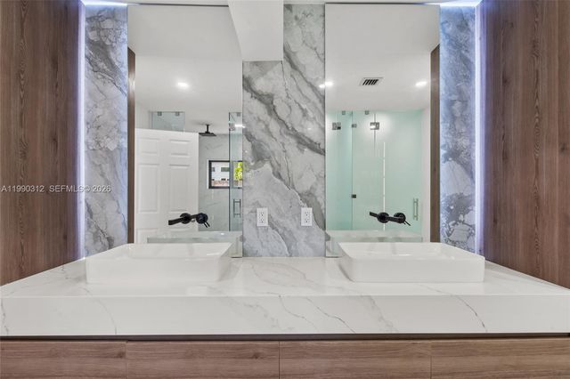 116 W 1st Ct, Miami Beach, FL 33139