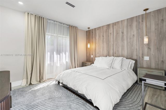 116 W 1st Ct, Miami Beach, FL 33139