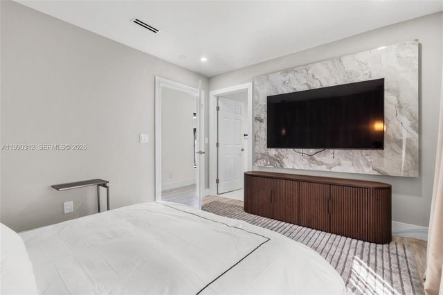 116 W 1st Ct, Miami Beach, FL 33139