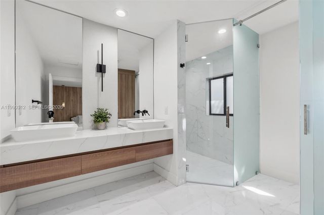 116 W 1st Ct, Miami Beach, FL 33139