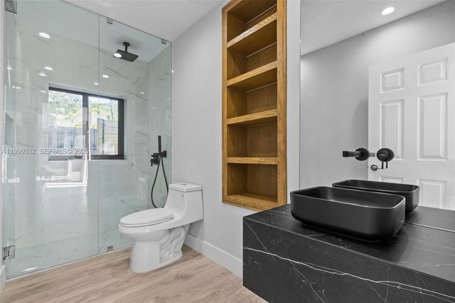 116 W 1st Ct, Miami Beach, FL 33139