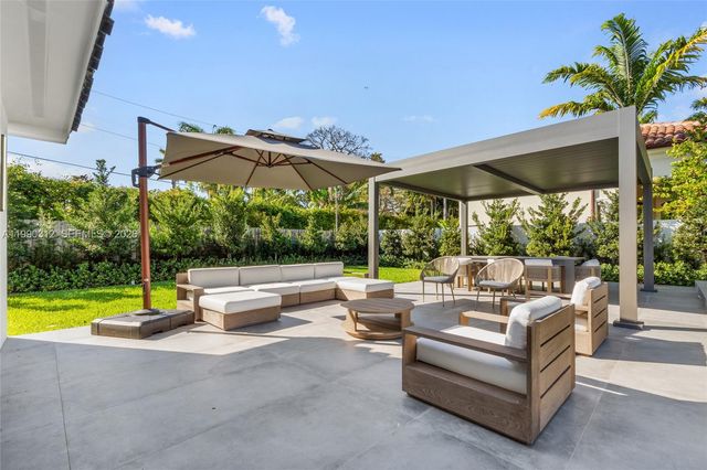 116 W 1st Ct, Miami Beach, FL 33139