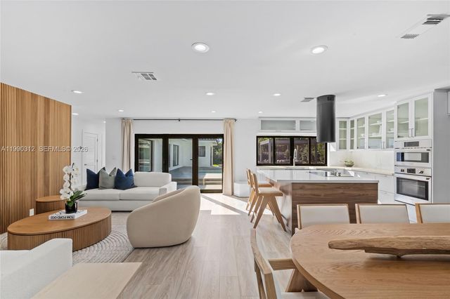 116 W 1st Ct, Miami Beach, FL 33139