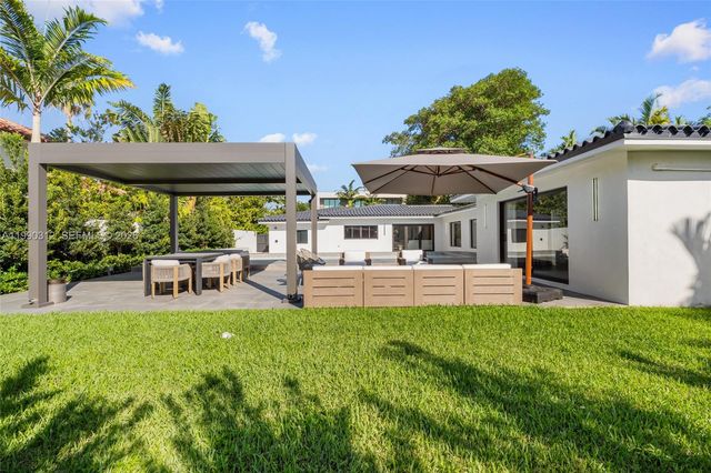 116 W 1st Ct, Miami Beach, FL 33139