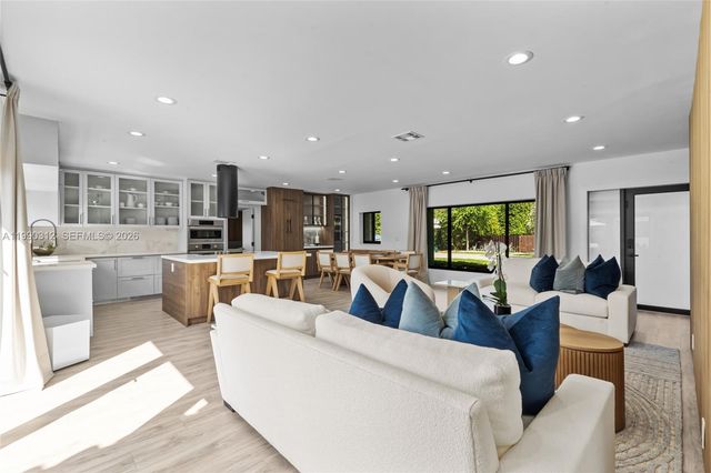 116 W 1st Ct, Miami Beach, FL 33139