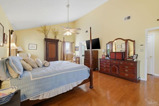 4470 La Mirage Dr, Pensacola, FL 32504
