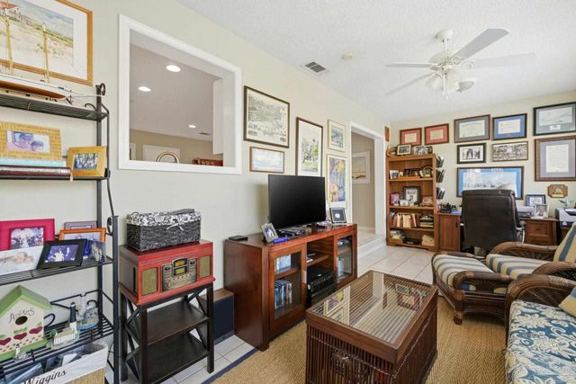 4470 La Mirage Dr, Pensacola, FL 32504