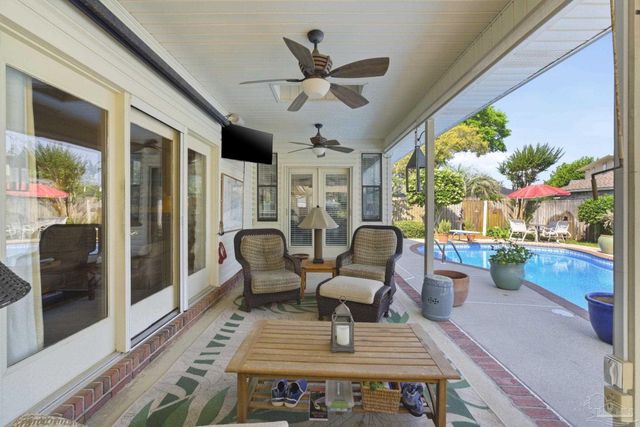 4470 La Mirage Dr, Pensacola, FL 32504