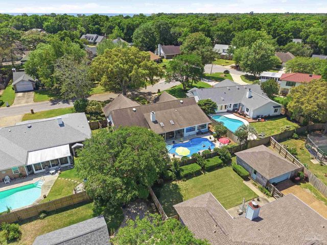 4470 La Mirage Dr, Pensacola, FL 32504