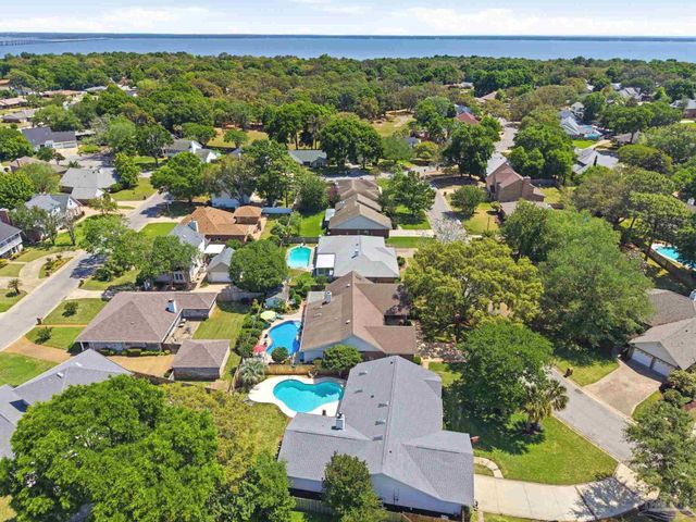 4470 La Mirage Dr, Pensacola, FL 32504