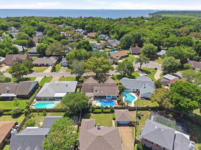 4470 La Mirage Dr, Pensacola, FL 32504