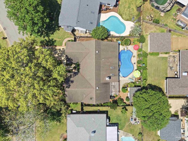 4470 La Mirage Dr, Pensacola, FL 32504