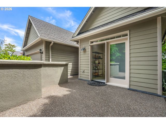 14 MORNINGVIEW Ln, Lake Oswego, OR 97035
