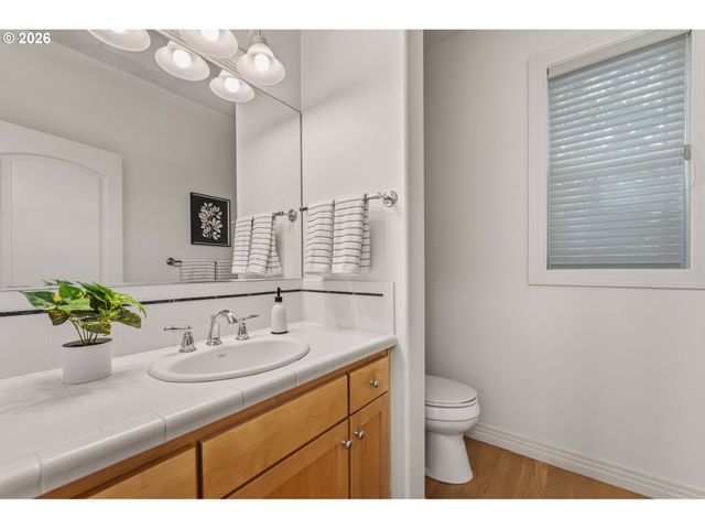 14 MORNINGVIEW Ln, Lake Oswego, OR 97035