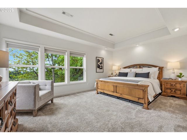 14 MORNINGVIEW Ln, Lake Oswego, OR 97035