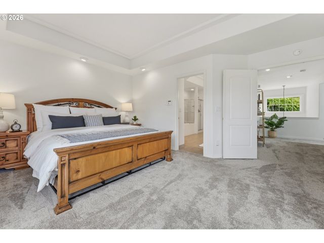 14 MORNINGVIEW Ln, Lake Oswego, OR 97035