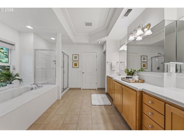 14 MORNINGVIEW Ln, Lake Oswego, OR 97035