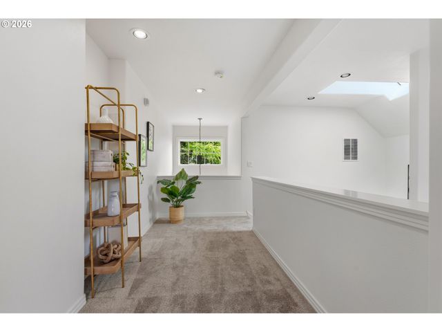 14 MORNINGVIEW Ln, Lake Oswego, OR 97035