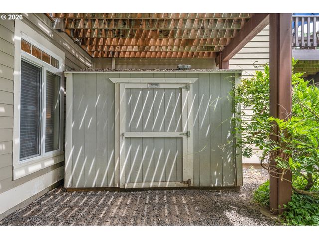14 MORNINGVIEW Ln, Lake Oswego, OR 97035