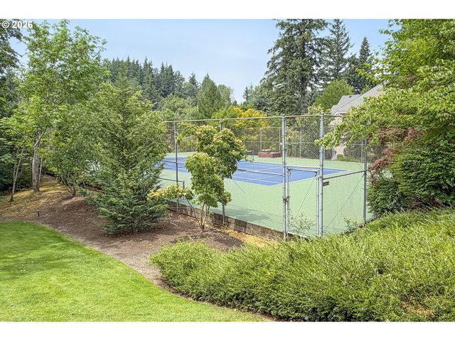 14 MORNINGVIEW Ln, Lake Oswego, OR 97035