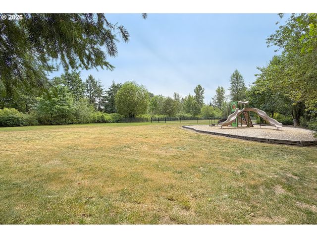 14 MORNINGVIEW Ln, Lake Oswego, OR 97035