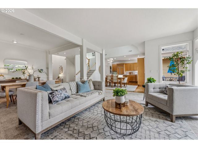 14 MORNINGVIEW Ln, Lake Oswego, OR 97035