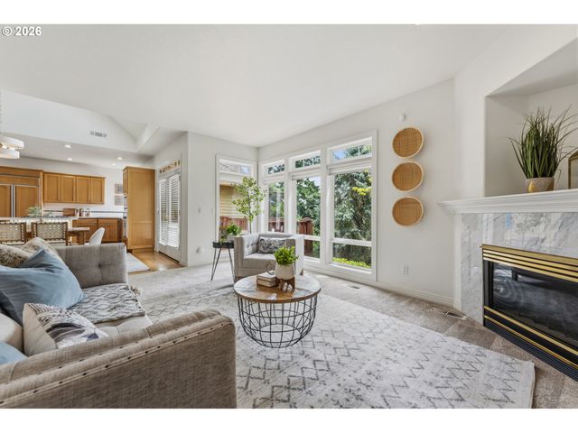 14 MORNINGVIEW Ln, Lake Oswego, OR 97035