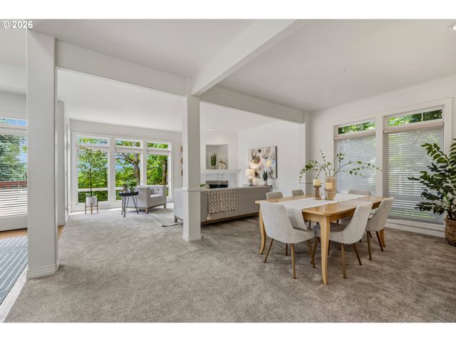 14 MORNINGVIEW Ln, Lake Oswego, OR 97035