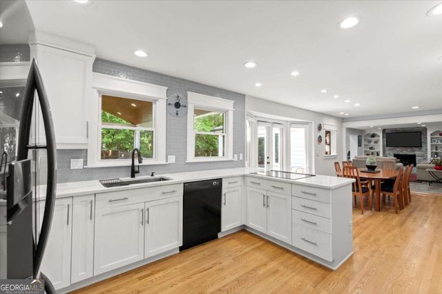 5380 Redfield Drive, Dunwoody, GA 30338