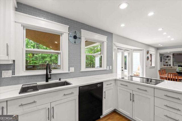 5380 Redfield Drive, Dunwoody, GA 30338