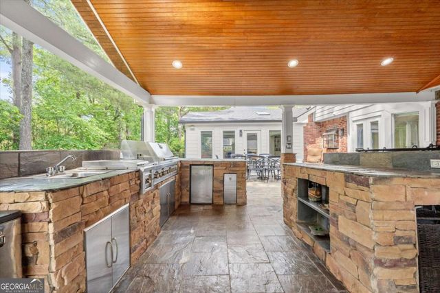5380 Redfield Drive, Dunwoody, GA 30338