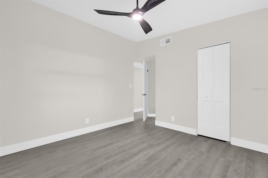 Image 15 of property listing at 4503 CONWAY GARDENS ROAD, Orlando, FL 32806