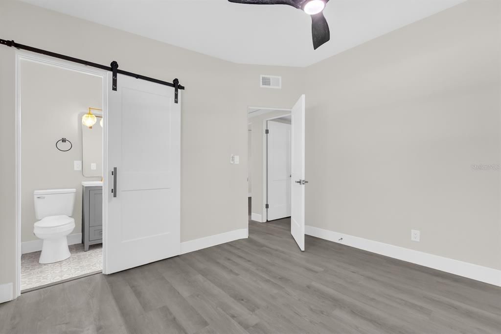 Image 19 of property listing at 4503 CONWAY GARDENS ROAD, Orlando, FL 32806