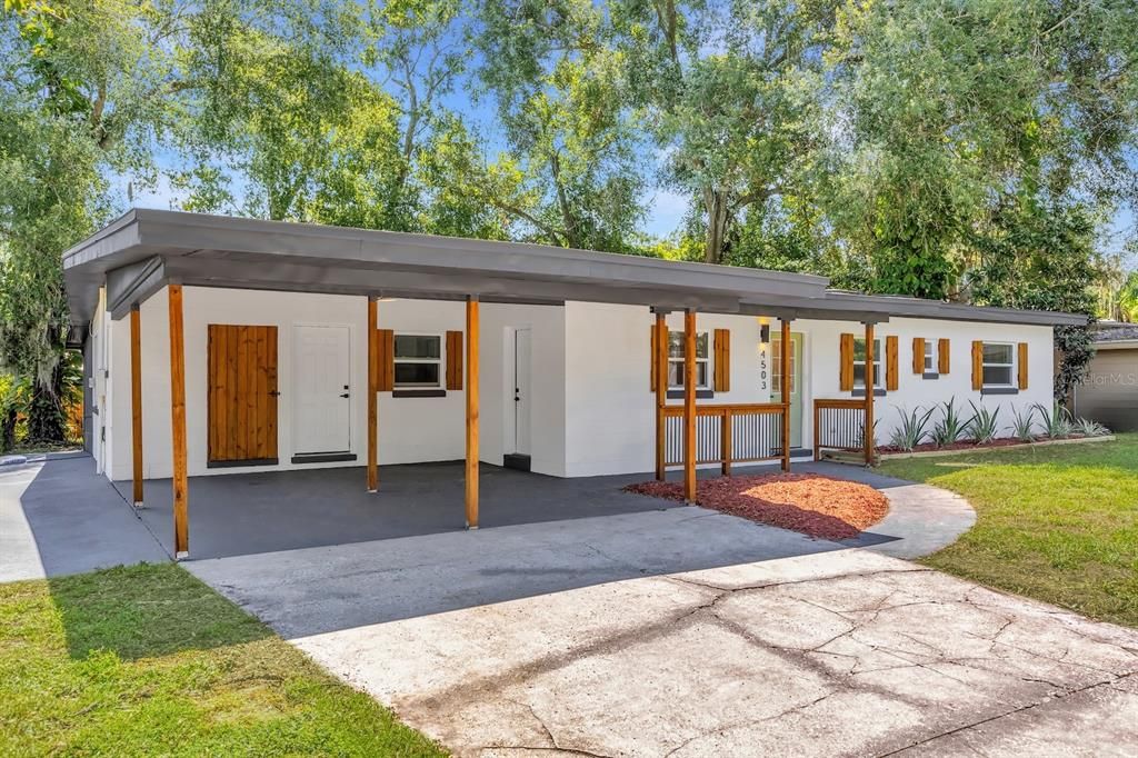 Image 2 of property listing at 4503 CONWAY GARDENS ROAD, Orlando, FL 32806