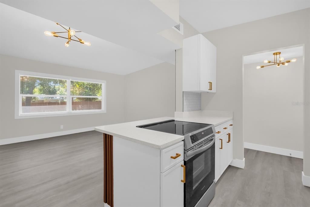 Image 7 of property listing at 4503 CONWAY GARDENS ROAD, Orlando, FL 32806