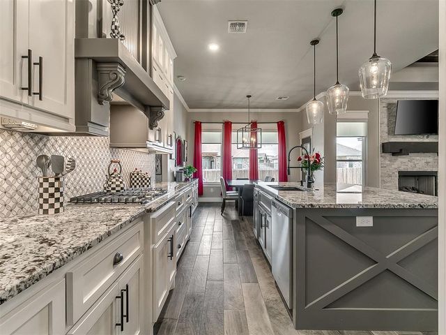 4709 Mustang Park Boulevard, Mustang, OK 73064