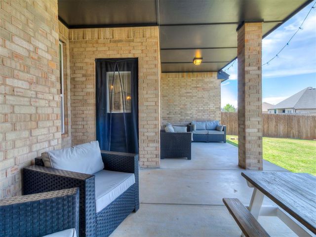 4709 Mustang Park Boulevard, Mustang, OK 73064