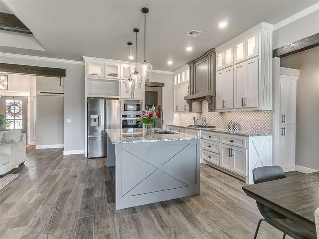 4709 Mustang Park Boulevard, Mustang, OK 73064