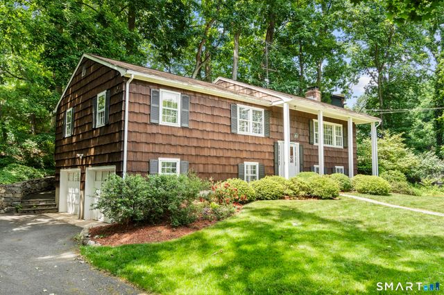 11 Lycett Court, Norwalk, CT 06850